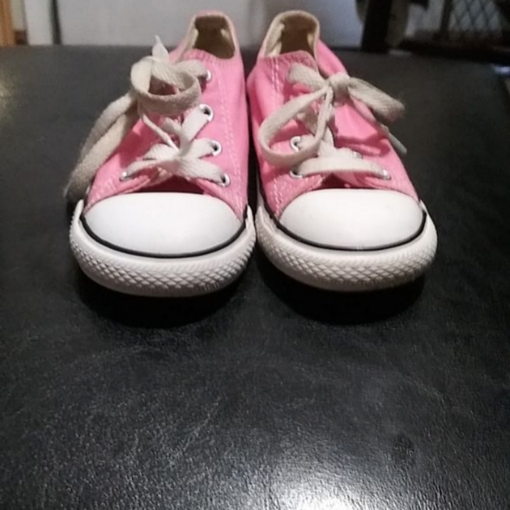 Converse - Picture 2 of 4